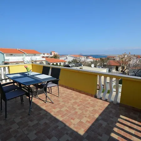 With Parking Space - 18607 Appartamento Vir