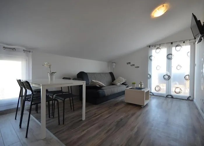 With Parking Space - 18607 Appartamento Vir
