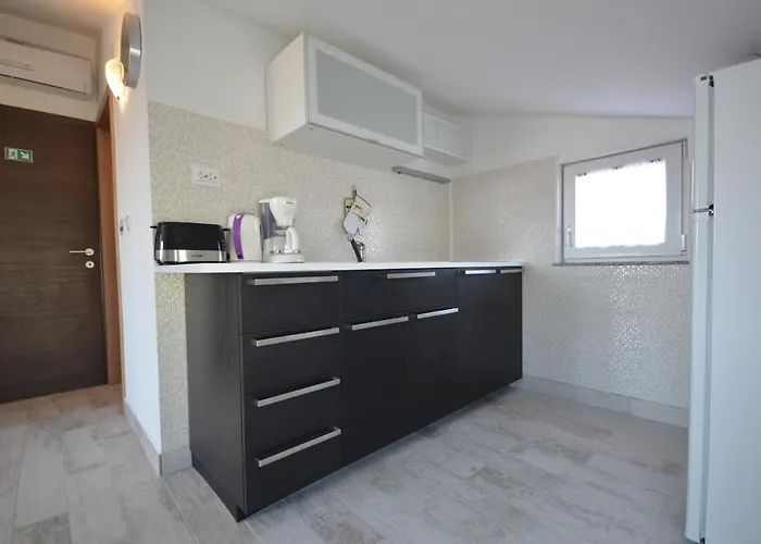 Appartamento With Parking Space - 18607 Vir